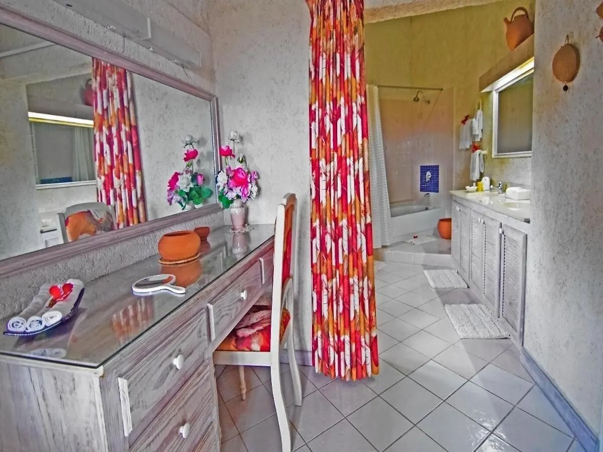 Sea Symphony Barbados - 6 Bedroom Beachfront Villa Wstaff Saint Lucy 0*,